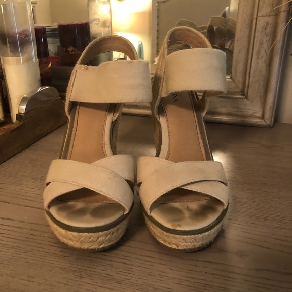 Tan espadrille wedges - Picture 2 of 4